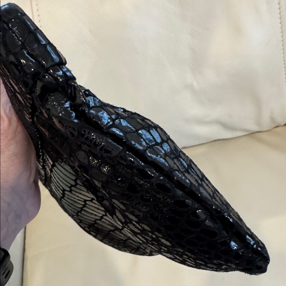 Kate Spade black glossy goat leather snake embossed frame clutch crossbody EUC - Picture 8 of 11